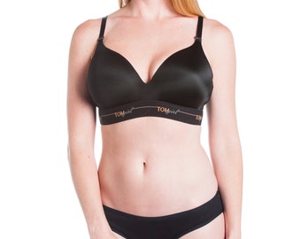 Black Bra 34A on tag Sister Size: 32B Thin Pads | Underwire Adjustable  strap | multi-way Back closure Php150 All items are from US Bale.