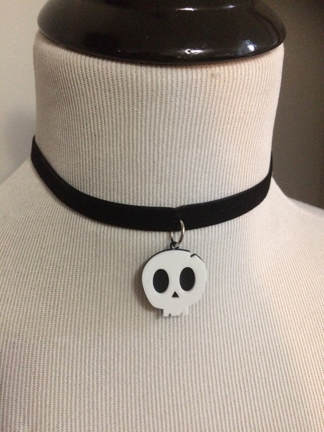 Logo Plate Choker