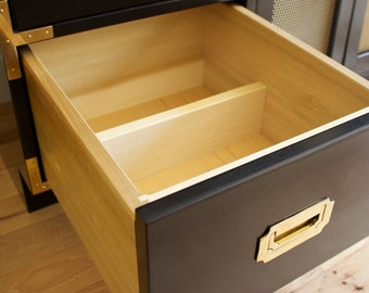 VENDIDO - Portfolio of Custom Built Campaign Console - Laca de alto brillo