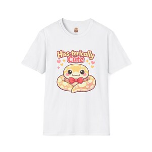 T-Shirt mit Königspython-Motiv | Witziges Geschenk für Reptilienliebhaber, Schlangenmotiv mit Fliege