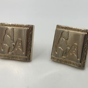 Vintage 1960s Cartoon Dog Goldtone Straight Swivel Post Square Cuff Links by Swank