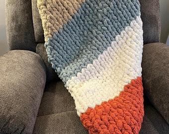 Chunky Comfort:  Personal Throw in Luxuriously Soft Yarn