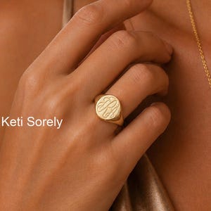 Engraved Signet Ring, Unisex Initials Ring in Sterling Silver, Yellow, Rose, Monogram Signet Ring For Man or Woman, Block or Script Font