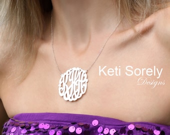 Collar con iniciales monogramadas hecho a medida en plata esterlina, dije hecho a mano de tamaño pequeño a grande, collar personalizado, regalo para mujer o niña.