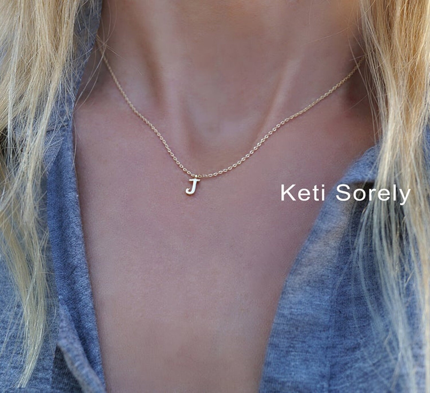Mini Initial Necklace in Yellow Gold 
