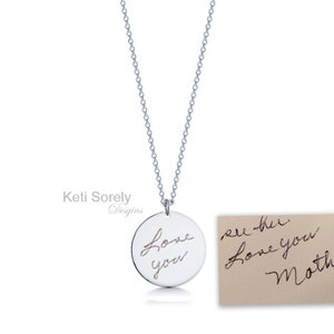 Collar con escritura a mano relleno de oro de 14 quilates. Grabe cualquier nombre, mensaje o firma en el colgante. Regalo para madre, hija, hermana o amiga.