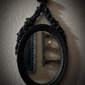 Vintage-Style Gothic Oval Mirror – Ornate Matte Black Floral Frame, Desilvered Glass-Antique-Inspired Oval Wall Mirror – Black Ornate