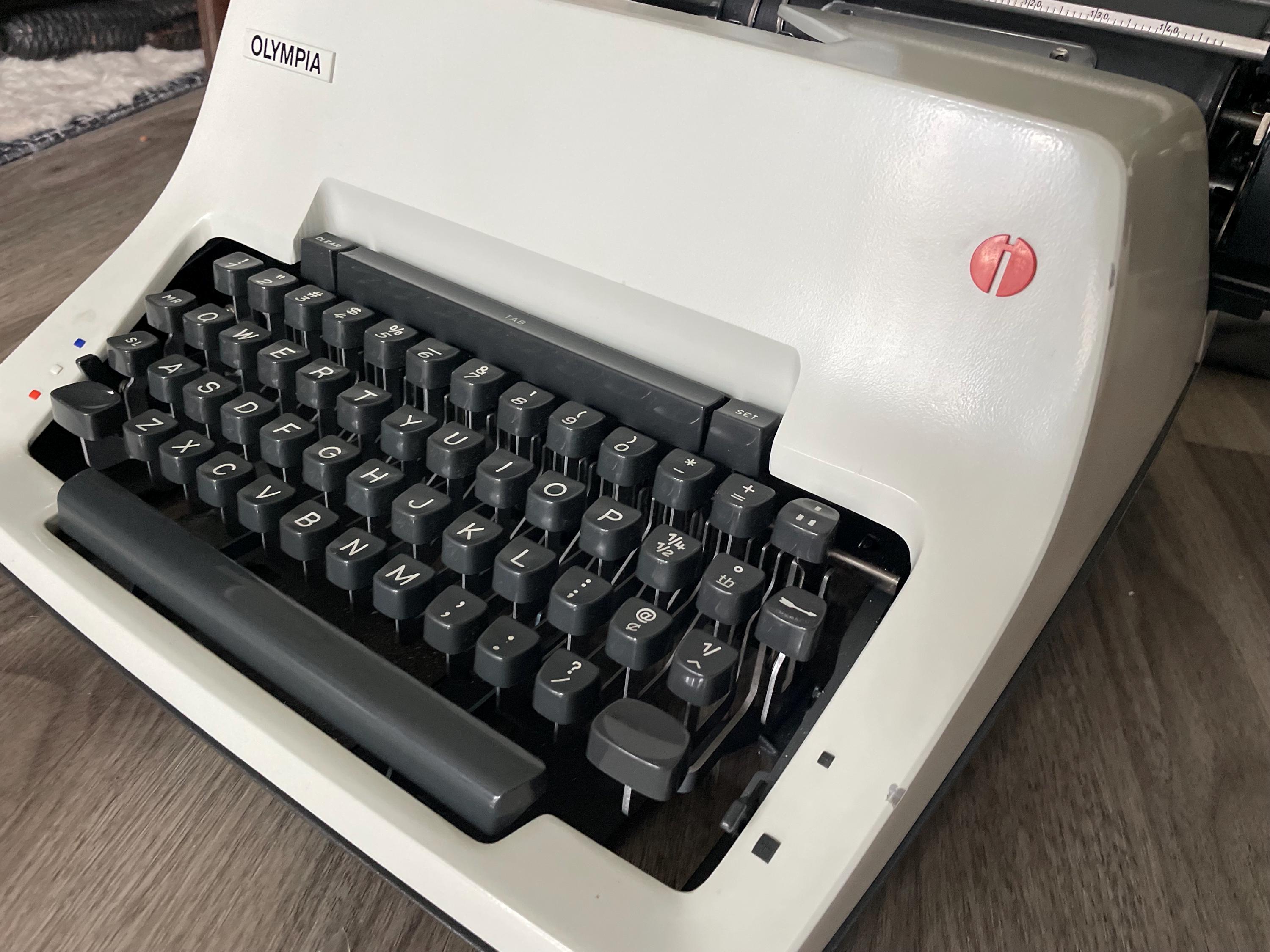 Olympia typewriter - Etsy 日本