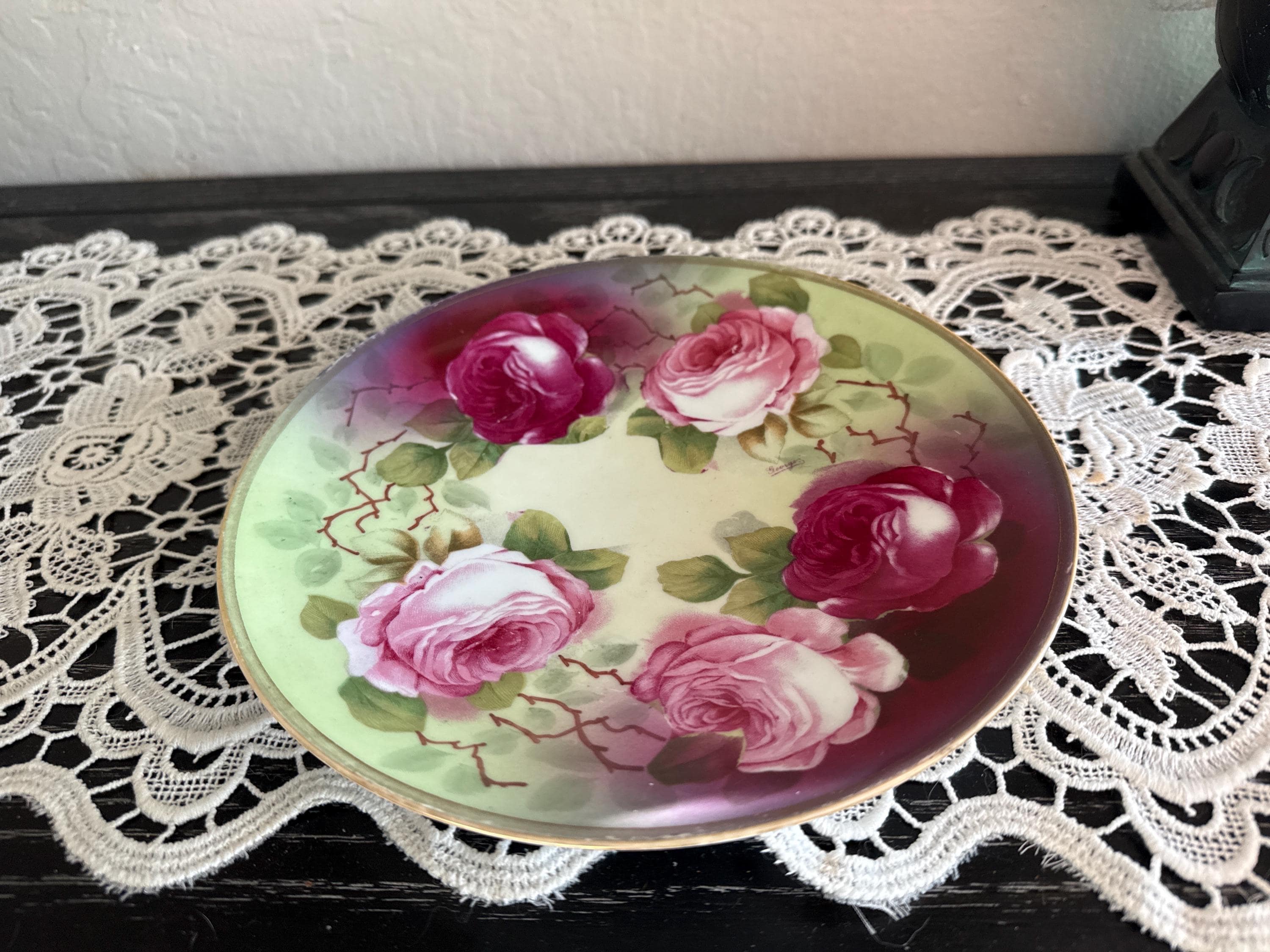 アンティーク　プレート　手描き　金彩　 薔薇　オーストリア リモージュ 金彩 薔薇花かご紋プレート - 薔薇と天使のアンティーク