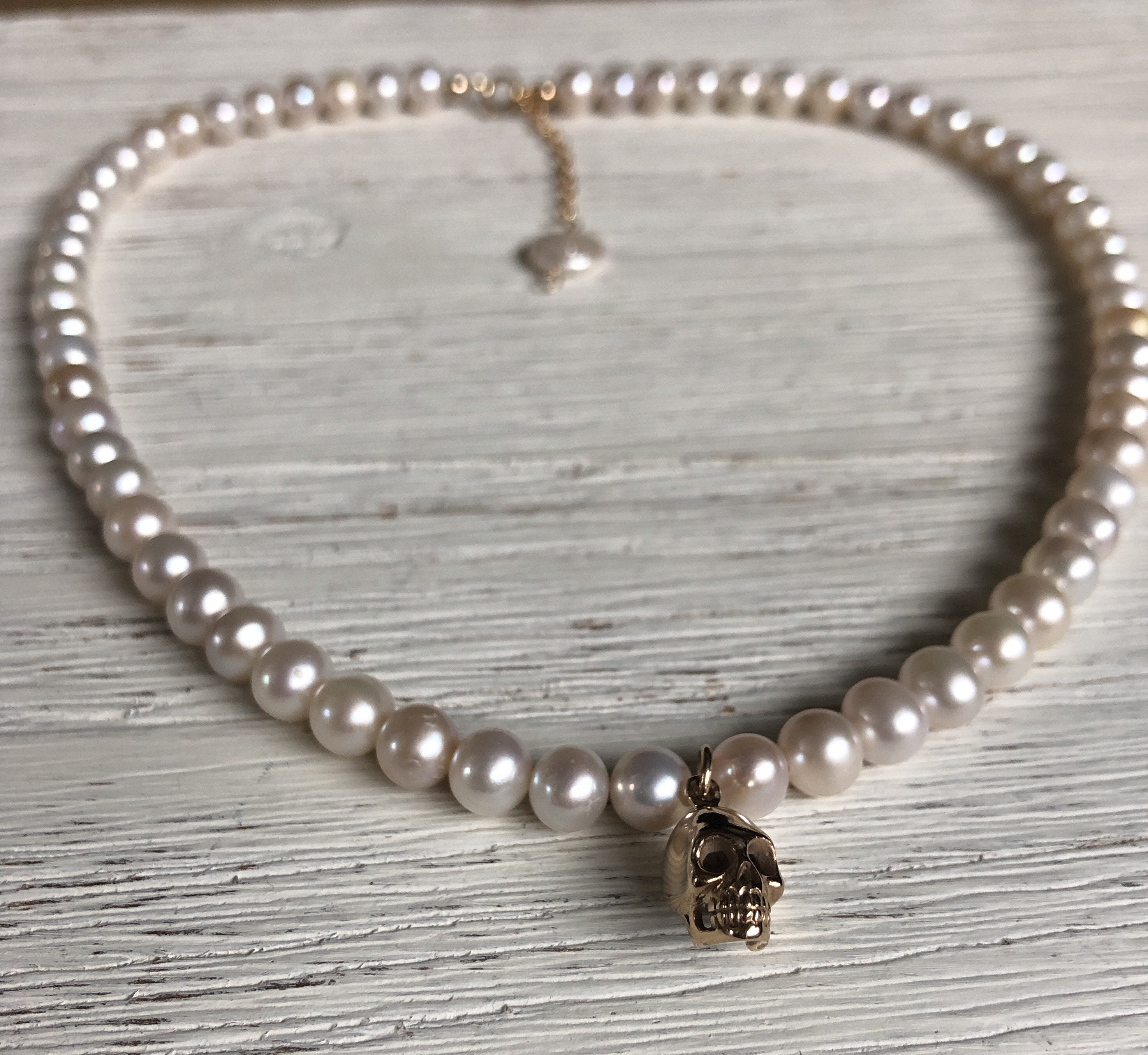 Fresh Water Pearl Choker With Skull Charm- Pearl Necklace