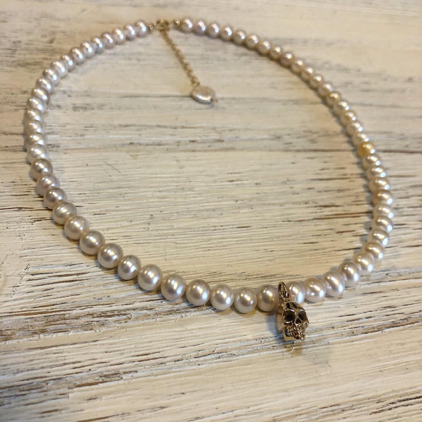 Fresh Water Pearl Choker With Skull Charm- Pearl Necklace