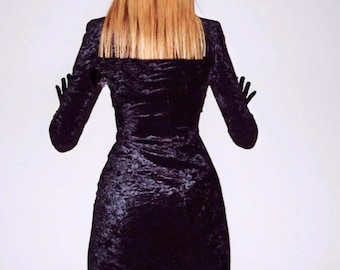 Minivestido de manga larga de terciopelo negro arrugado de los años 90