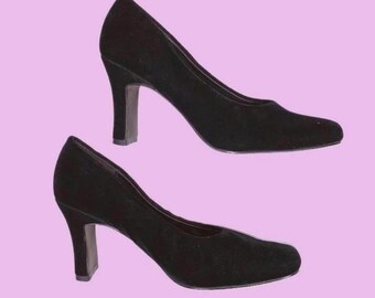 1990s MOOTSIES TOOTSIES Black Velvet Heels