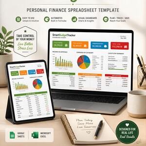Può includere: Un modello di foglio di calcolo per la finanza personale SmartBudgetTracker visualizzato sullo schermo di un portatile e di un tablet. L'interfaccia mostra dati finanziari, grafici e tabelle. Sono visibili un taccuino con una penna, una tazza e una pianta.