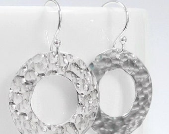 Hammered 925 Sterling Silver Round Earrings – Open Circle Dangle Earrings, Textured Handmade Silver Jewelry, Minimalist Gift for Her