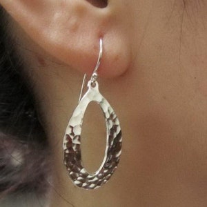 Hammered Teardrop Earrings 925 Sterling Silver, Minimalist Dangle Earrings, Handcrafted Silver Jewelry Gift for Her, Silver Pear Earrings