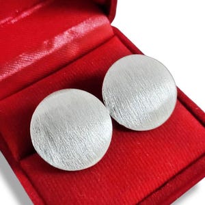 20 mm Kolczyki ze srebra szczotkowanego w kształcie koła Kolczyki ze srebra próby 925 w kształcie półokrągłego słupka Kolczyki ze srebra próby 925 w kształcie dysku Proste kolczyki