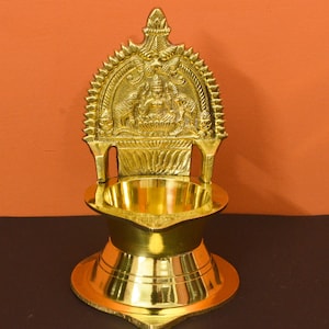 Traditionelle Gajalakshmi Messing Diya