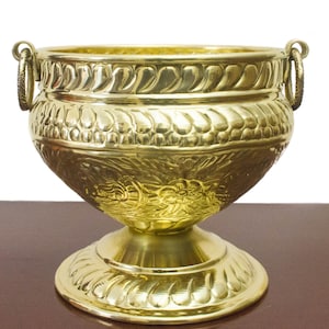 Maceta de latón repujado hecha a mano / Maceta / Maceta Mangala Snanam para bodas del sur de la India