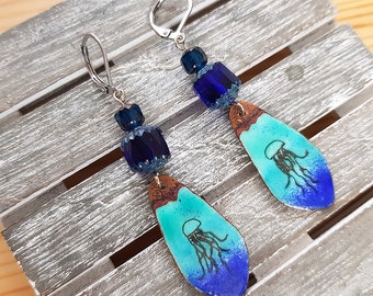 Superbes boucles d'oreilles méduses bleu indigo sarcelle - Bijoux créature marine pour les amoureux de la plage et de l'océan