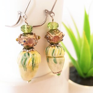 Boucles d'oreilles glands verts Nature's Delight pour femme image 1