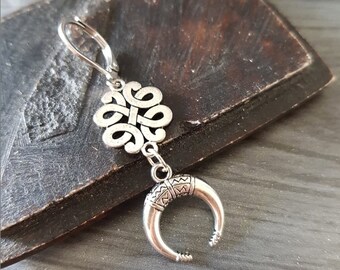 Silver crescent Moon earring, Half circle, Infinity Knot jewelry, Silver metal tracery, male man men, Gift For Guys For him Boyfriend