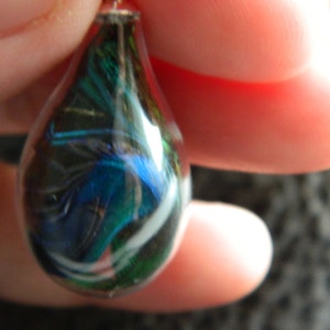 Beautiful 925 Sterling Silver Peacock Feather Teardrop Hand Blown Glass Bead Necklace. image 5