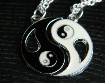 BLACK And WHITE Yin Yang Couples/ Best Friends Silver Pendant Necklace. Funky.Gift