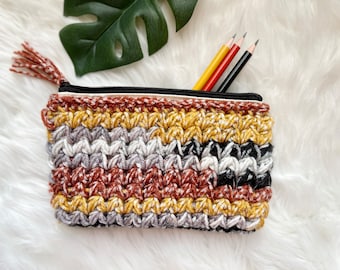 makeup bag, crochet pouch, crochet makeup bag, pencil pouch, lined zipper pouch, knit pencil case, notions bag, crochet tote
