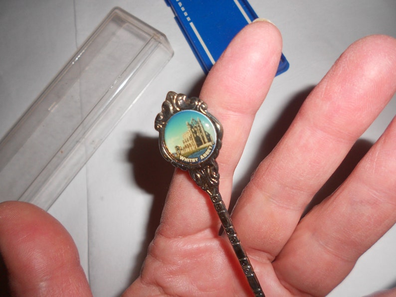 1950s silver plated souvenir spoon Britain/'s Whitby Abbey in original case