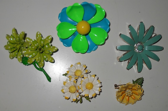 Enamel and metal flower pins 1960s vintage jewelry