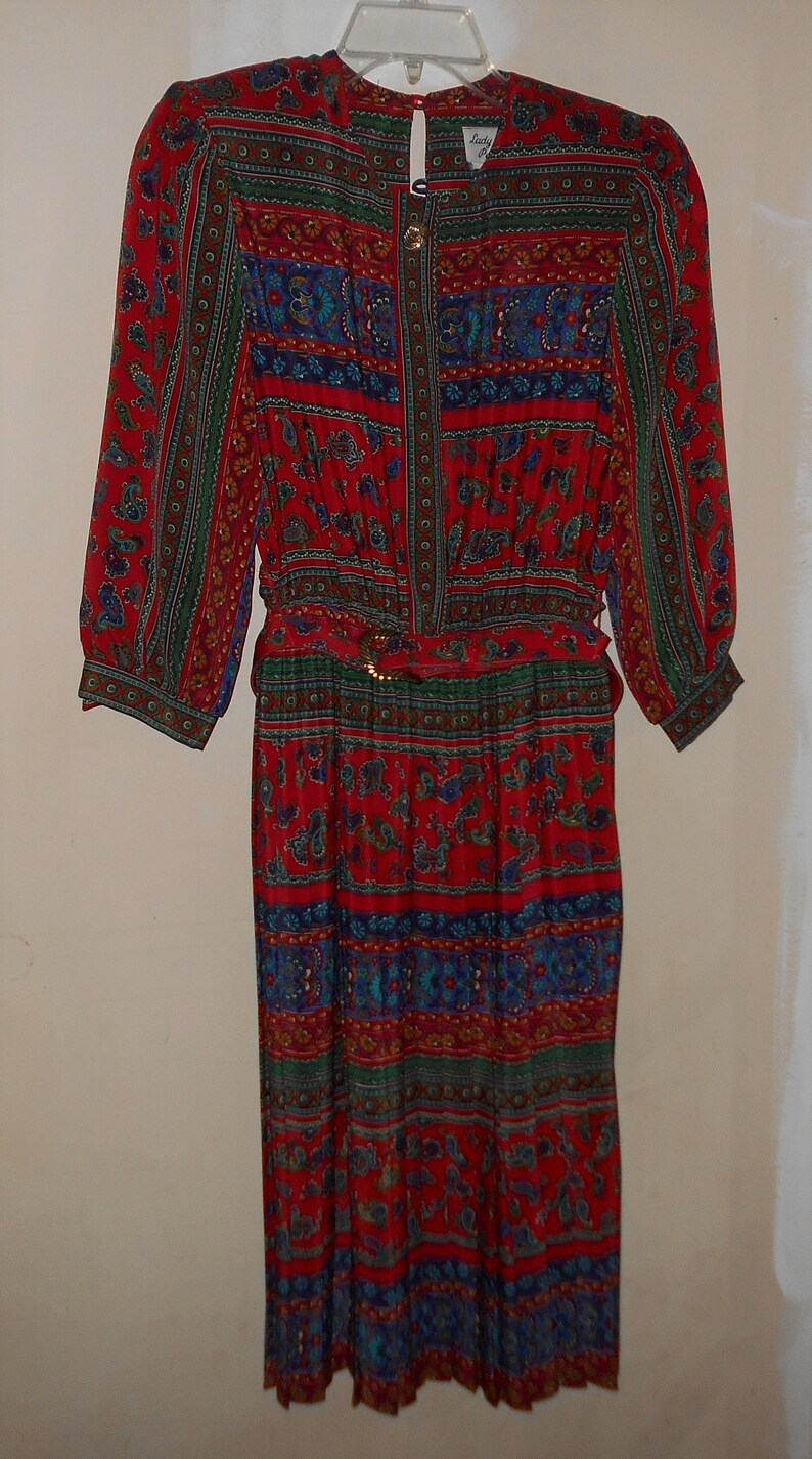 1970s Union Made USA Size 8 Petite vibrant colors and pattern Lady Carol Bust to 36 Vintage red Secretary dress