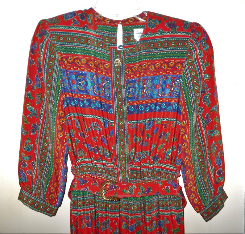 1970s Union Made USA Size 8 Petite vibrant colors and pattern Lady Carol Bust to 36 Vintage red Secretary dress