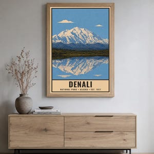 Denali nationalpark-affisch, vintage-resetryck med Alaskas bergstundra, retro väggkonst med vilda djur och landskap, utskrivbar konst från 1960-talet i WPA-stil bild 1