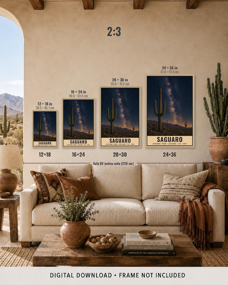 Puede incluir: Cuatro l&aacute;minas verticales de pared con un paisaje nocturno del Parque Nacional Saguaro, cielo estrellado y la V&iacute;a L&aacute;ctea. Tama&ntilde;os: 30,5x45,7 cm, 40,6x61,0 cm, 50,8x76,2 cm y 61,0x91,4 cm. Texto: Saguaro National Park Arizona Est. 1994.
