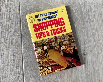 Vintage 1979 Shopping Tips and Tricks Globe Mini Mag Purse Book 1970s