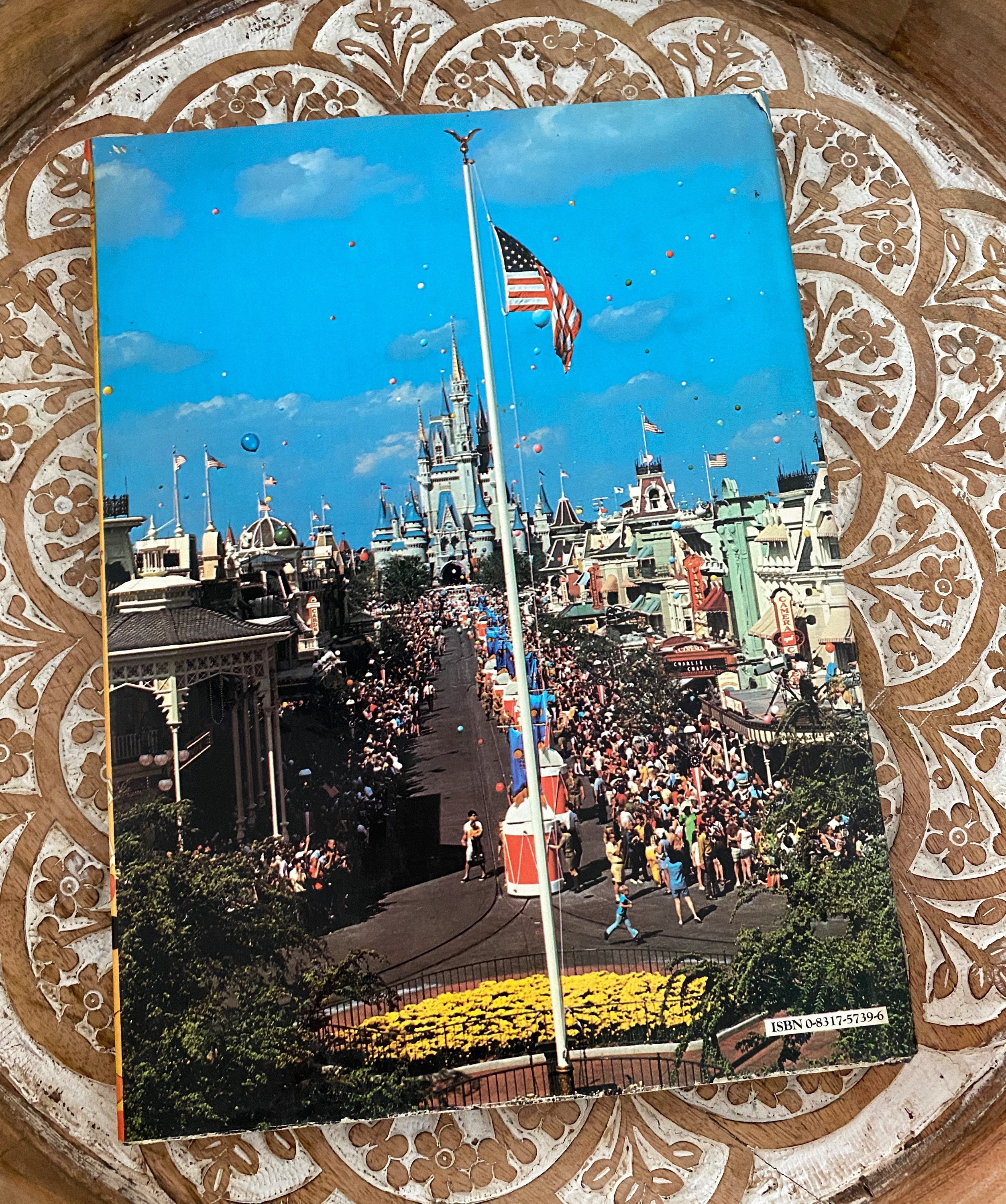 ウォルトディズニーワールド Walt Disney world 洋書 1979 THE MAGIC OF DISNEYLAND AND WALT DISNEY WORLD BY VALERIE