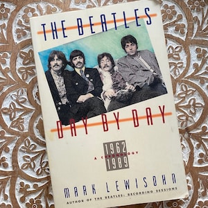 Vintage 1990 The Beatles Day by Day 1962 1989 MarkLewisohn Book Special BritishLibrary Boho Hippie 1960er Jahre