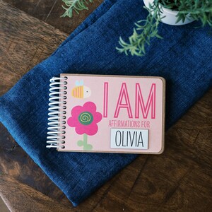 Livre d'affirmations personnalisées pour enfants - Soulagement de l'anxiété et émancipation pour les enfants et les tout-petits | I AM Kids - Rose