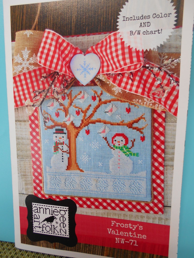 Snowman couple NEW ~ /'Frosty/'s Valentine/' Cross Stitch Pattern in both Color and BlackWhite Annie Beez Folk Art red hearts