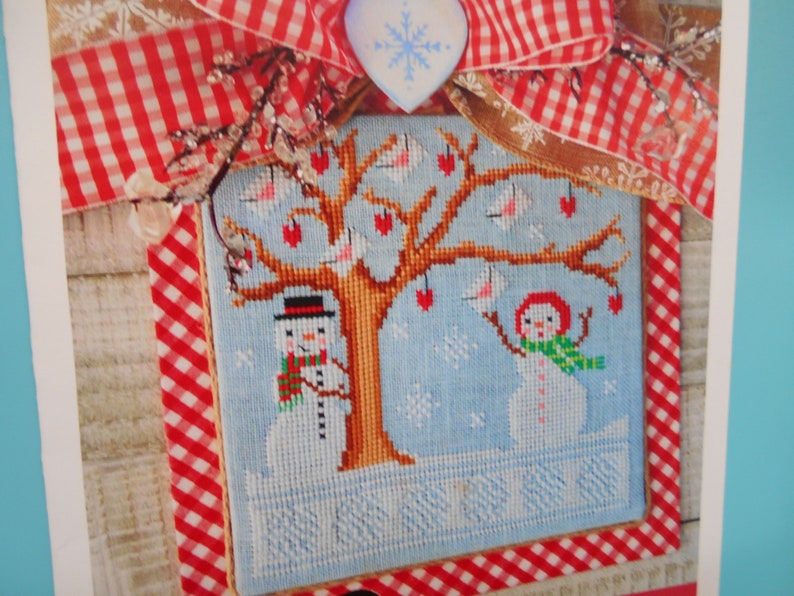 Snowman couple NEW ~ /'Frosty/'s Valentine/' Cross Stitch Pattern in both Color and BlackWhite Annie Beez Folk Art red hearts