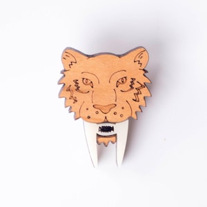 Sabre tooth tiger brooch. RTS.