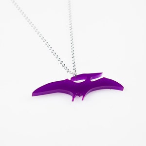 Collar mediano de dinosaurio pterodáctilo