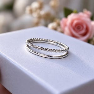 Set van 2 zilveren ringen - Stapelbare dunne ringen, verfijnde zilveren ringen, sieradencadeau voor haar, kerstcadeau
