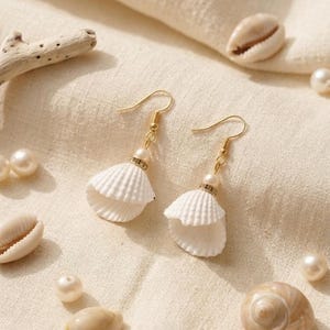 Boucles d'oreilles en coquillage naturel avec perle, véritables boucles d'oreilles pendantes en coquillage, bijoux de plage, cadeau bohème pour elle, boucles d'oreilles de plage