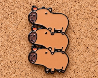 Pin esmaltado de capibaras apiladas, lindo trío de capibaras con naranjas, broche de animales divertido, regalo para amantes de las capibaras