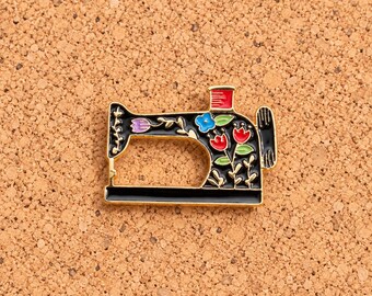 Floral Sewing Machine Enamel Pin, Vintage Style Brooch, Gift for Sewers and Quilters