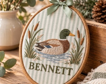 Personlig gräsandsnamnskylt, broderad anka-barnrumsdekor, anpassad namnring, väggkonst för jaktbarnrum, babyshowerpresent