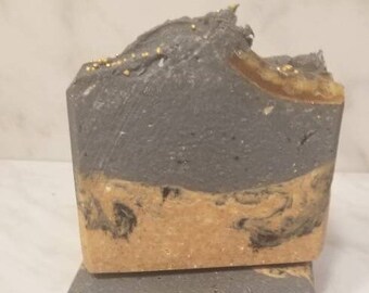Dark Honey / Honey Bee Collection / Artisan Soap Bar / Gemaakt met biologische geitenmelk, biologische honing, biologische Manuka honing / 5~6 oz.