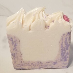 Wisteria Blvd /The Flower Bouquet Collection / Limited Edition / Artisan Soap Bar / 6 ~ 7 oz. afbeelding 1